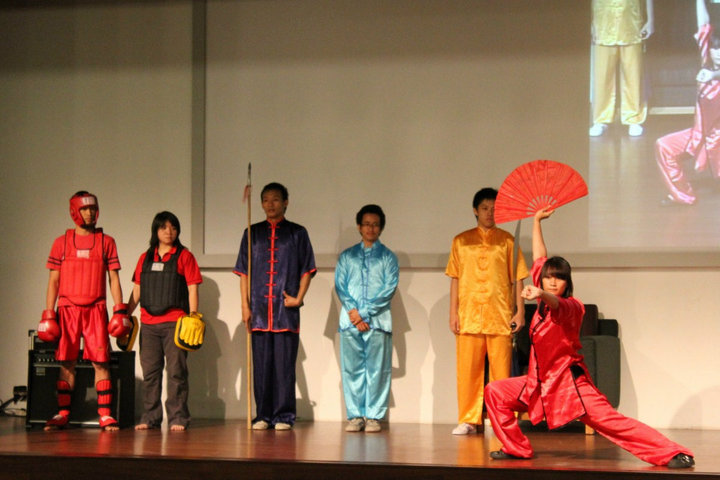 47811_1428544631221_2135187_n